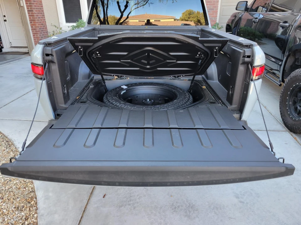 2022 Rivian R1T - Image 18 of 31