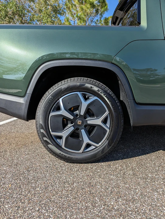 2022 Rivian R1T - Image 24 of 31
