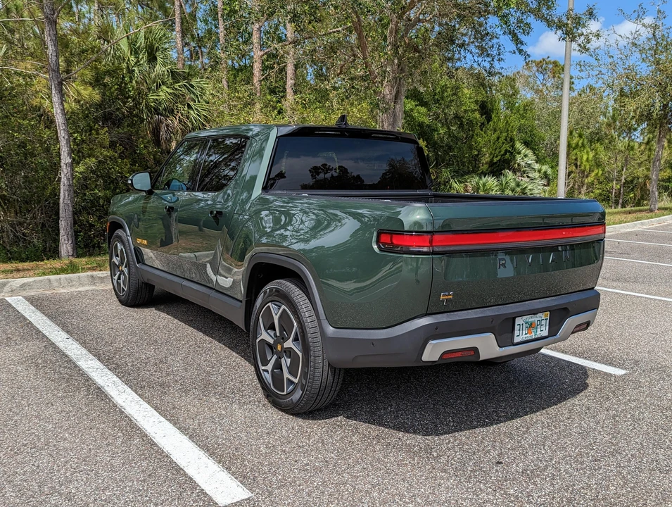 2022 Rivian R1T - Image 10 of 31