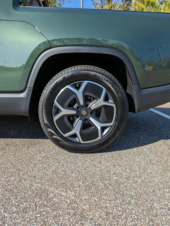 2022 Rivian R1T - Image 23 of 31