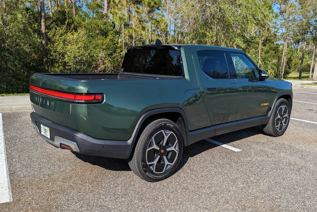 2022 Rivian R1T - Image 12 of 31