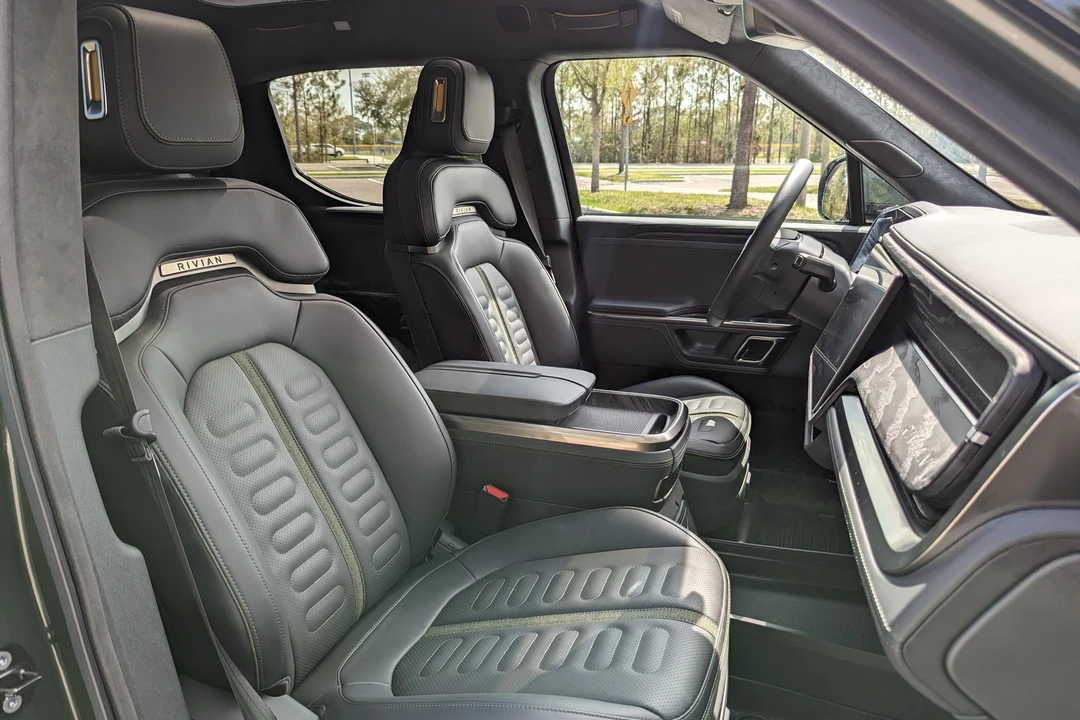 2022 Rivian R1T - Image 27 of 31