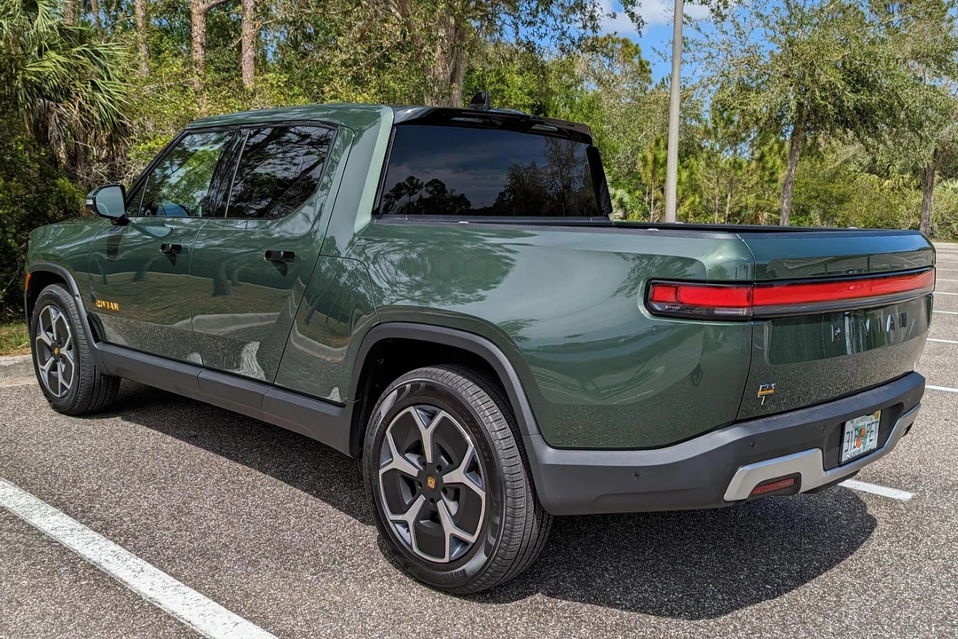 2022 Rivian R1T - Image 4 of 31