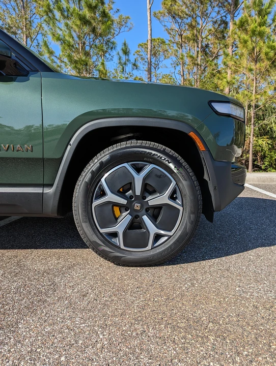 2022 Rivian R1T - Image 25 of 31