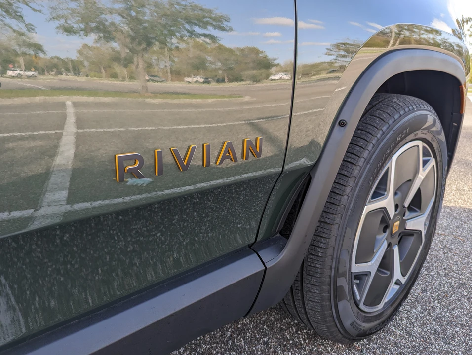 2022 Rivian R1T - Image 21 of 31