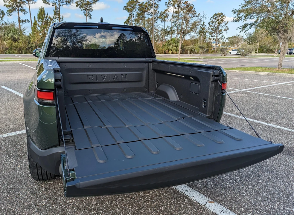 2022 Rivian R1T - Image 19 of 31