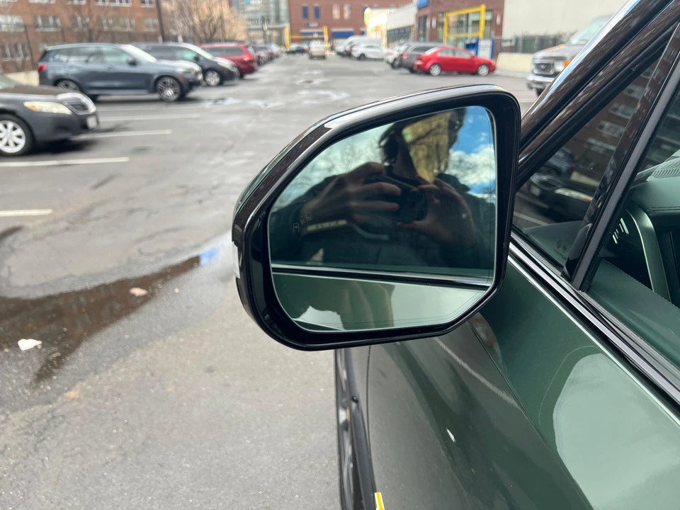 2022 Rivian R1T - Image 13 of 31