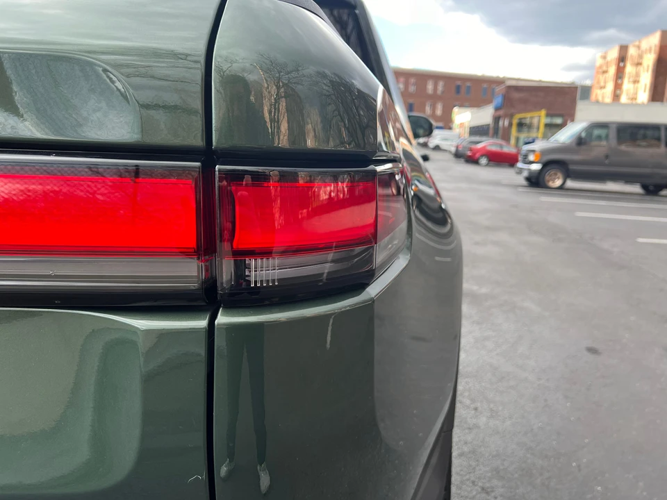 2022 Rivian R1T - Image 24 of 31