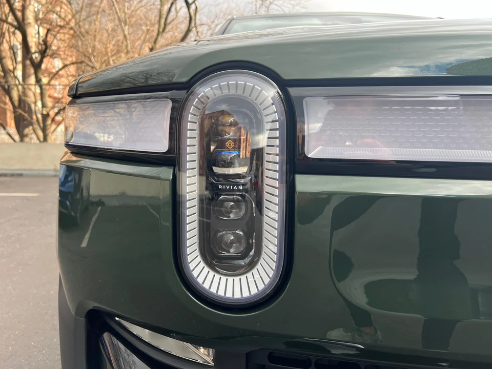 2022 Rivian R1T - Image 10 of 31