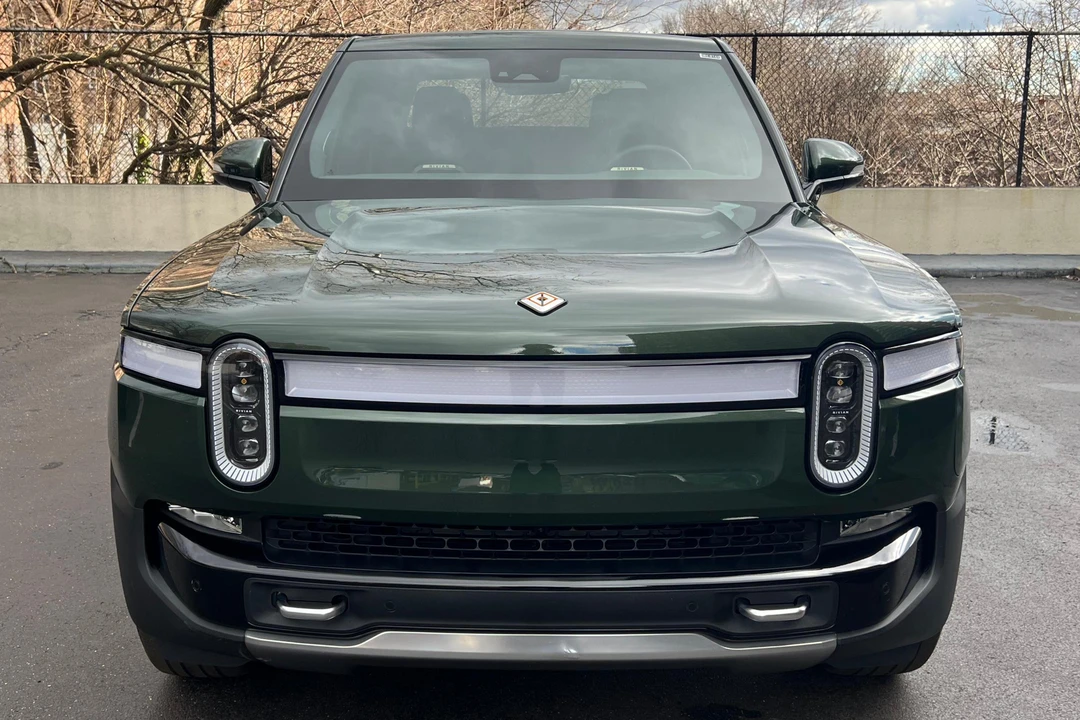 2022 Rivian R1T - Image 2 of 31