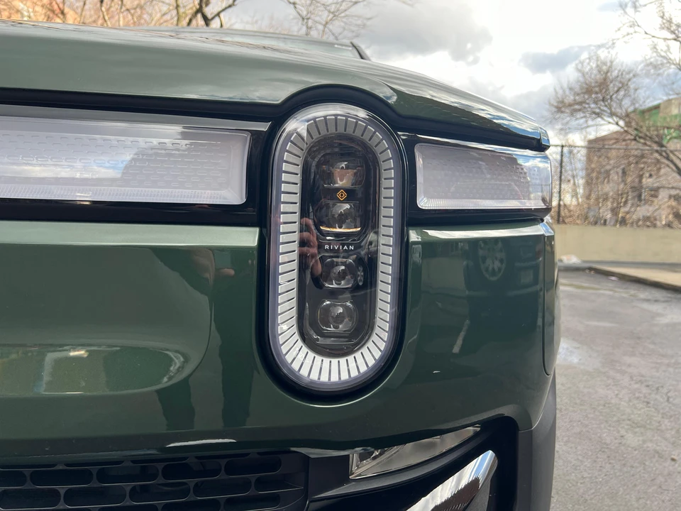 2022 Rivian R1T - Image 11 of 31