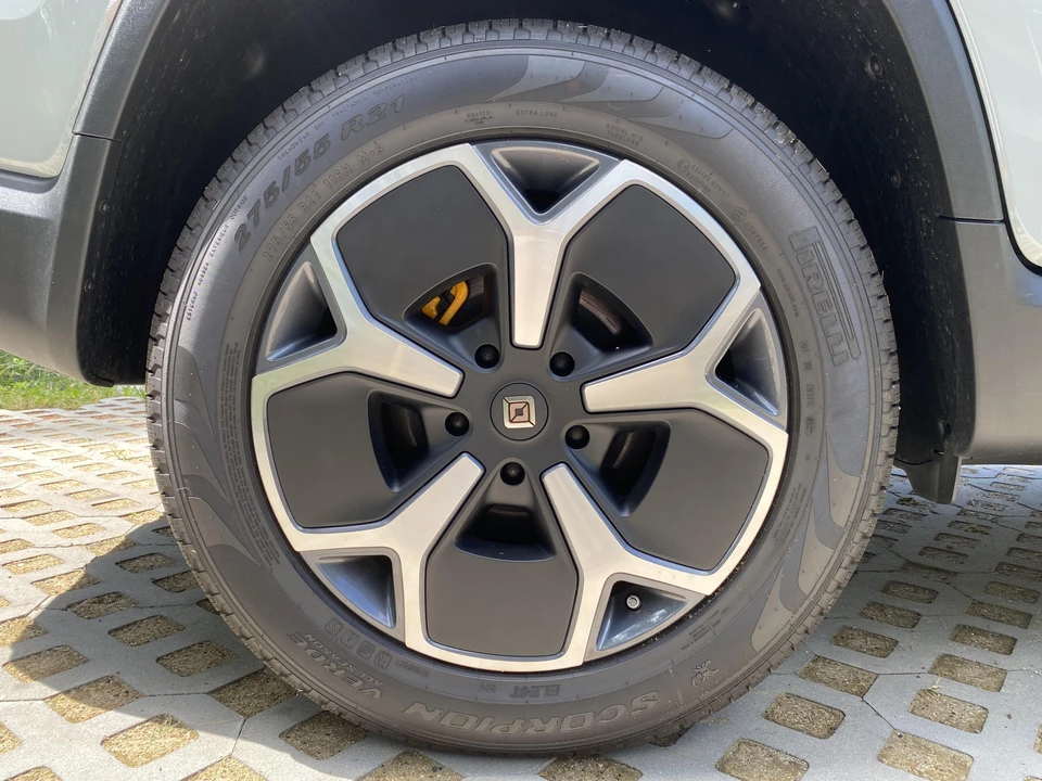 2022 Rivian R1T - Image 24 of 31