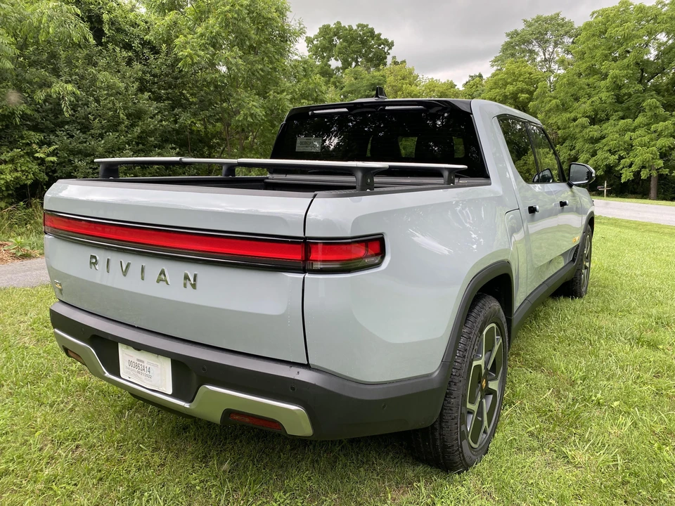 2022 Rivian R1T - Image 9 of 31