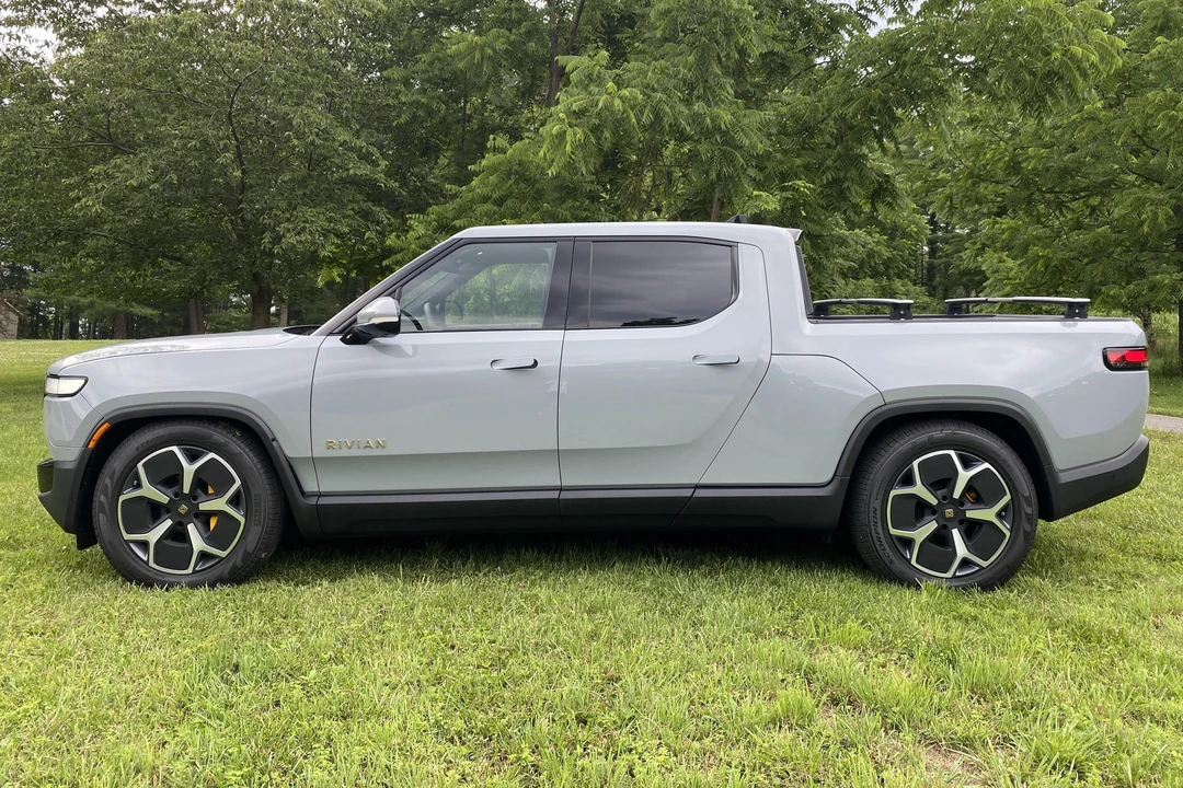 2022 Rivian R1T - Image 3 of 31