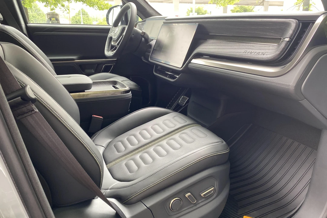 2022 Rivian R1T - Image 26 of 31