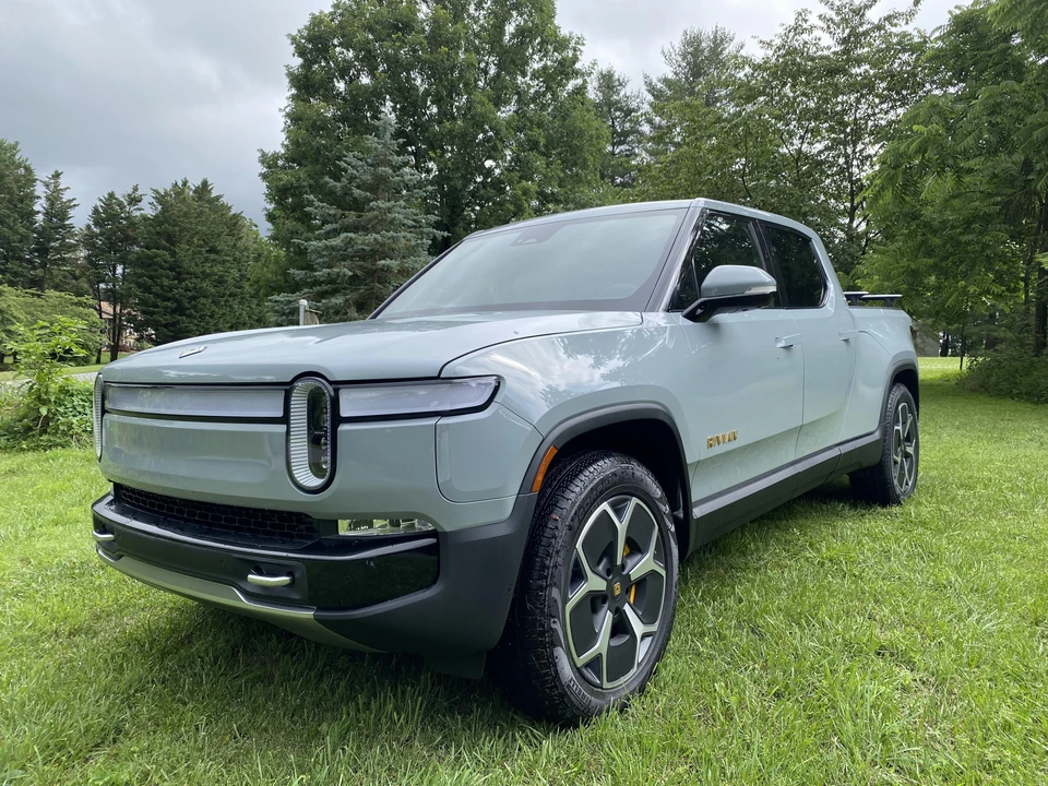 2022 Rivian R1T - Image 7 of 31