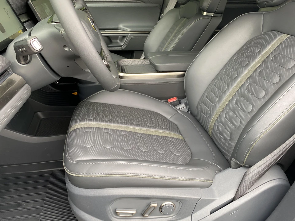 2022 Rivian R1T - Image 30 of 31