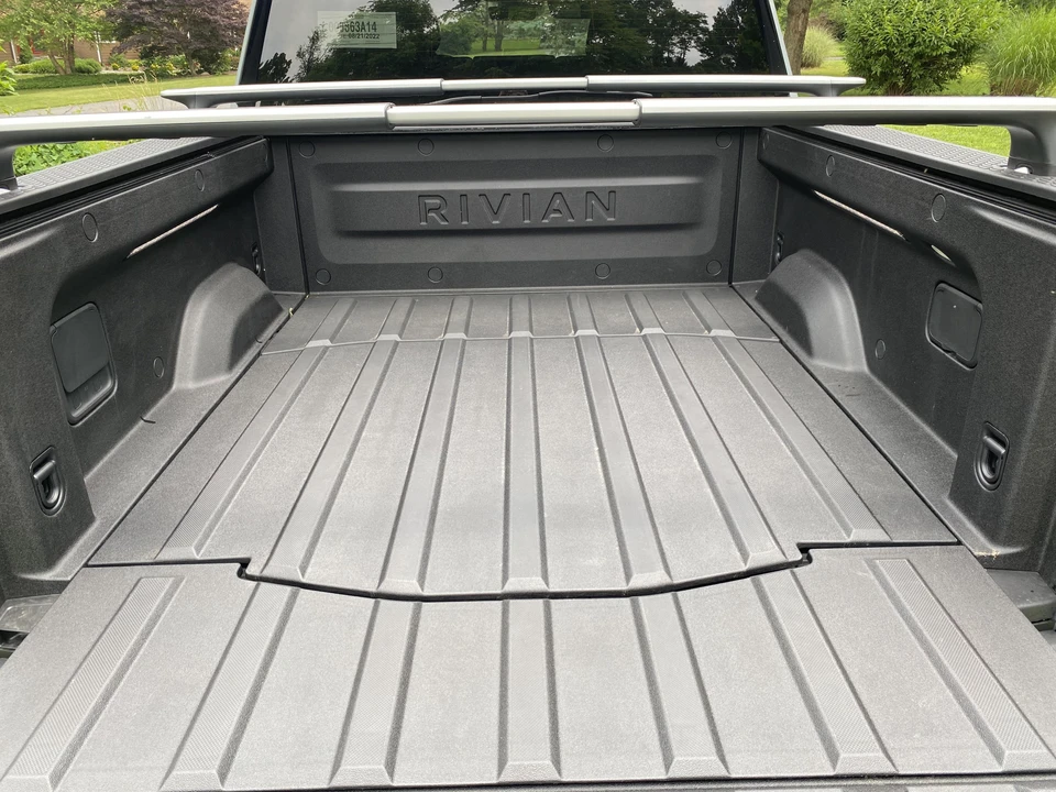 2022 Rivian R1T - Image 16 of 31