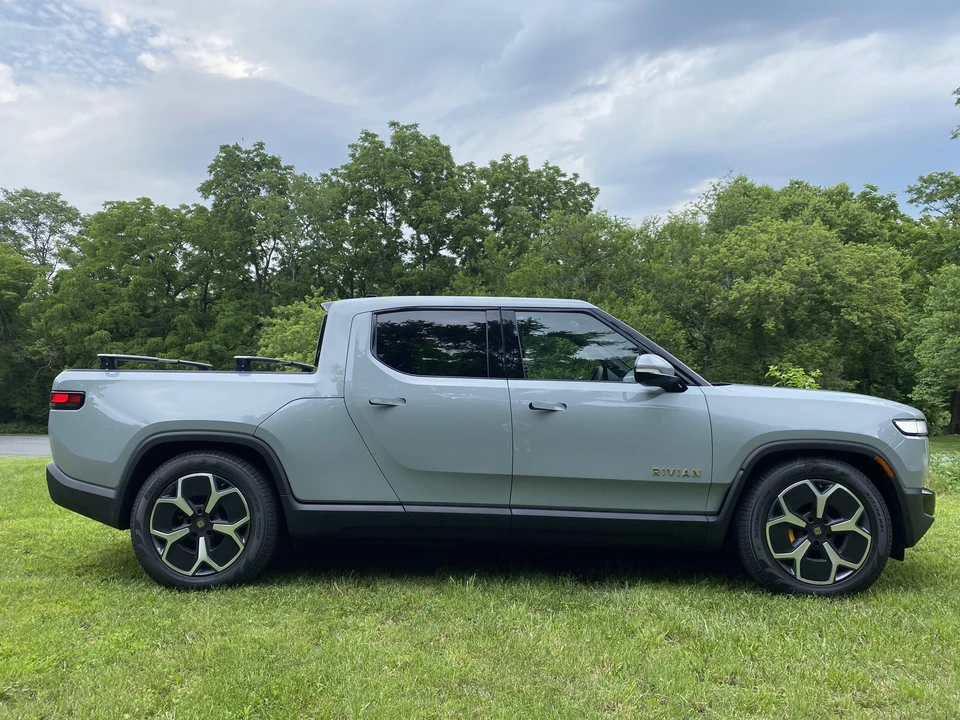 2022 Rivian R1T - Image 10 of 31