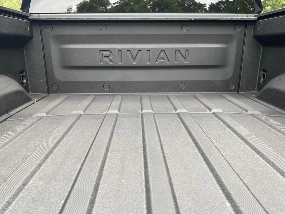 2022 Rivian R1T - Image 17 of 31
