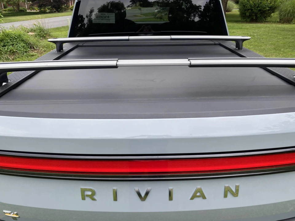 2022 Rivian R1T - Image 15 of 31