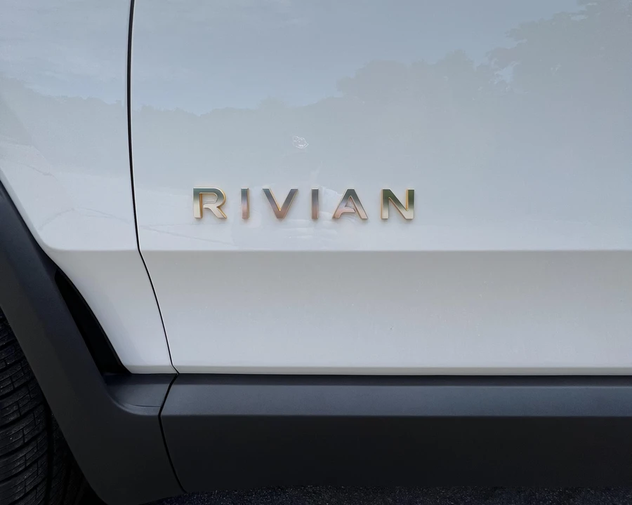 2022 Rivian R1T - Image 25 of 31
