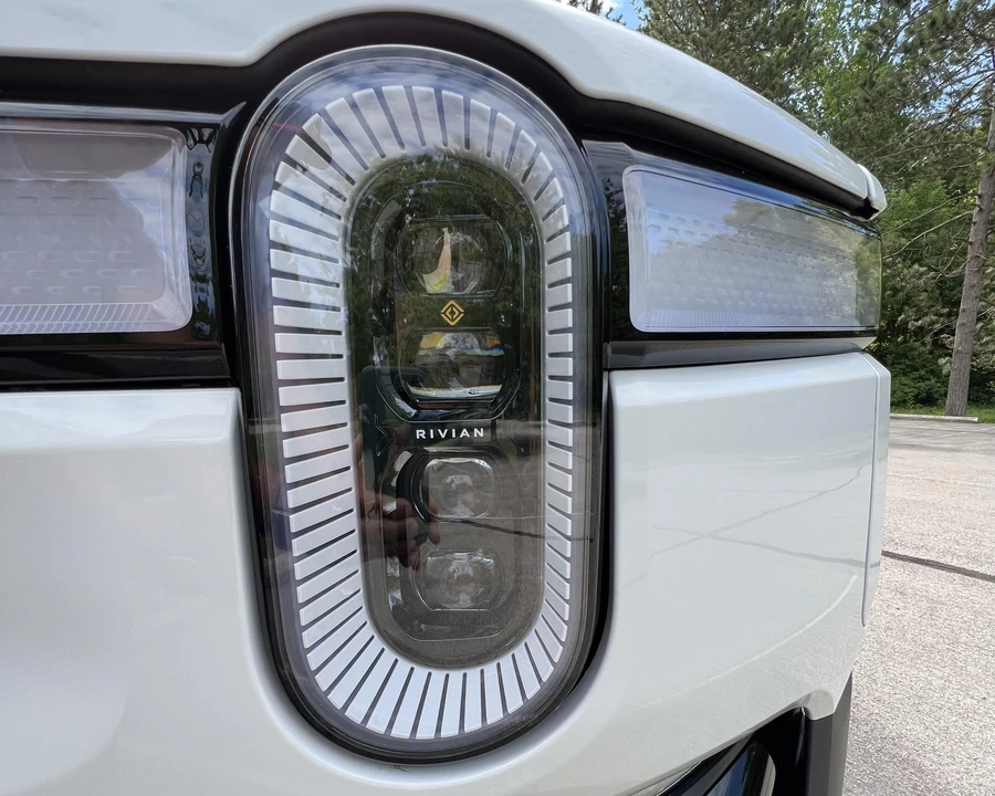 2022 Rivian R1T - Image 17 of 31