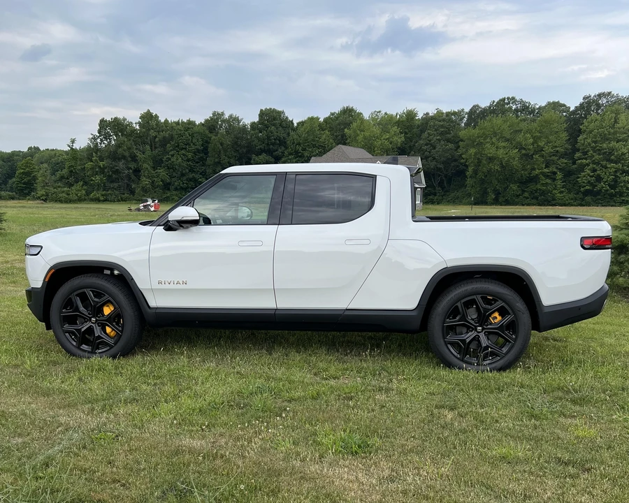 2022 Rivian R1T - Image 10 of 31