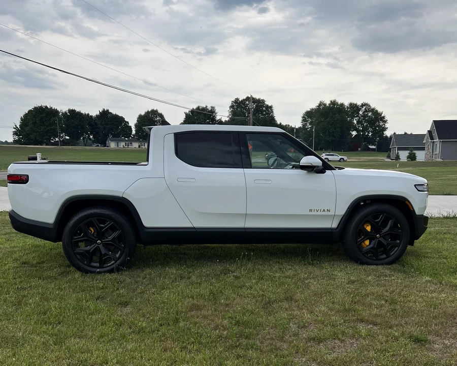 2022 Rivian R1T - Image 14 of 31