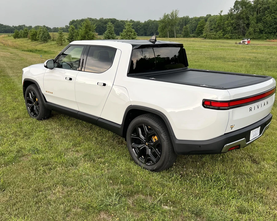 2022 Rivian R1T - Image 11 of 31