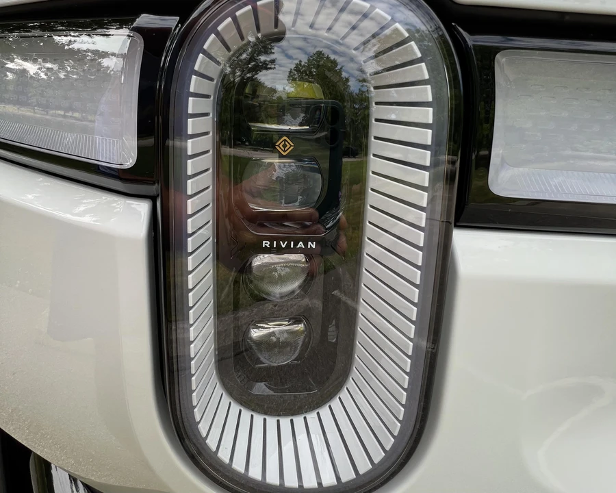 2022 Rivian R1T - Image 18 of 31