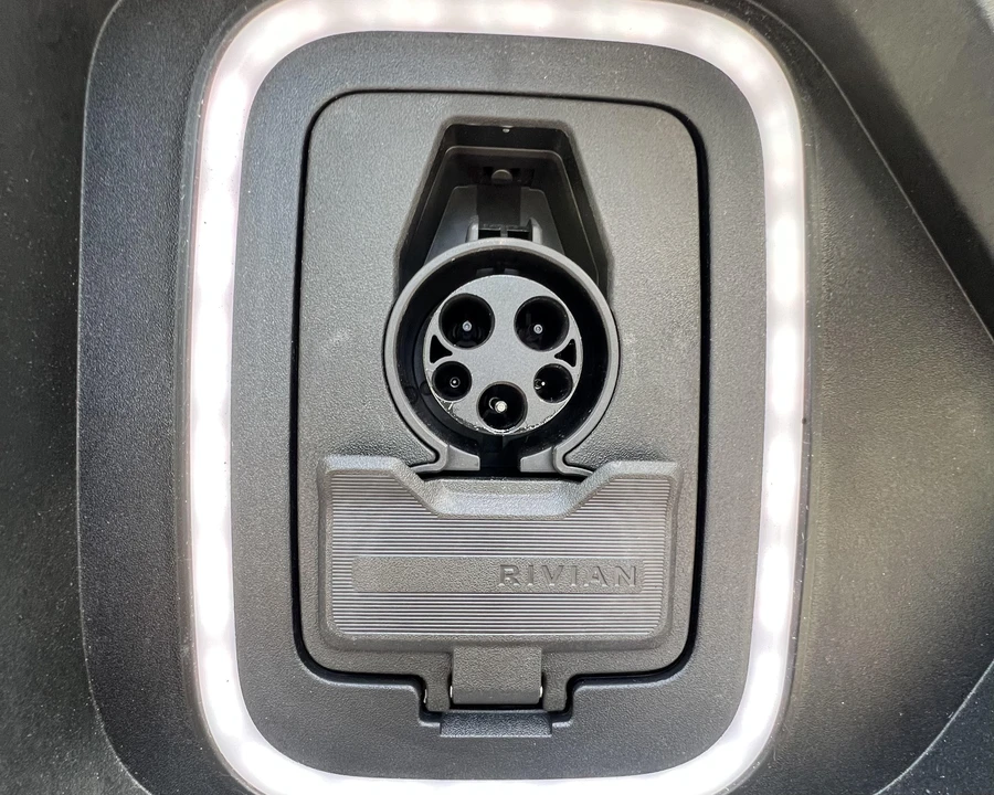 2022 Rivian R1T - Image 21 of 31