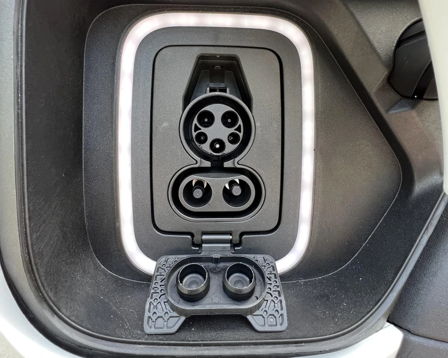2022 Rivian R1T - Image 22 of 31