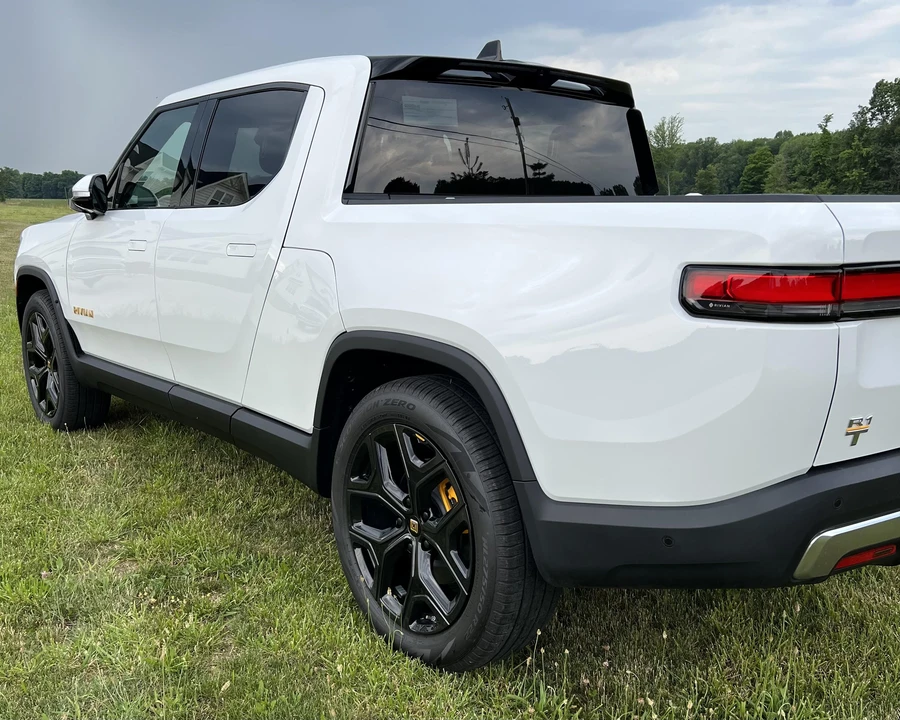 2022 Rivian R1T - Image 28 of 31