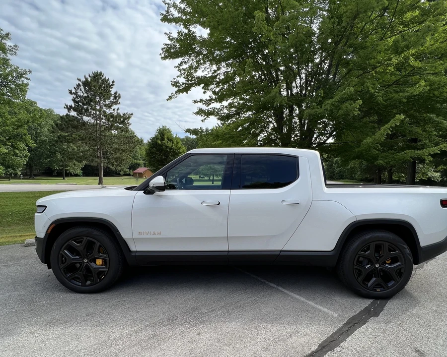2022 Rivian R1T - Image 26 of 31