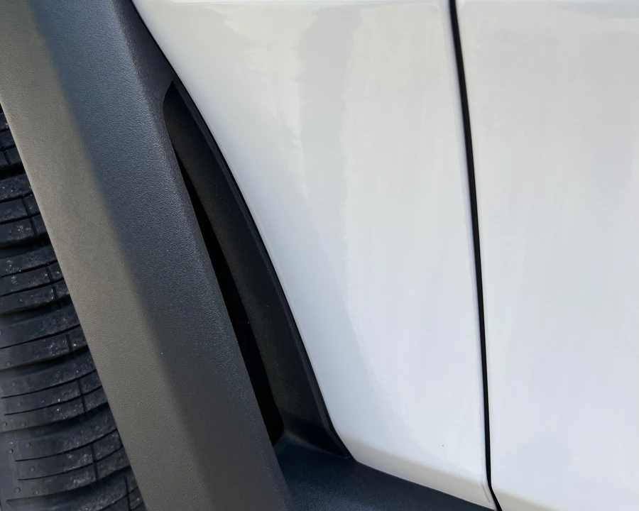 2022 Rivian R1T - Image 23 of 31