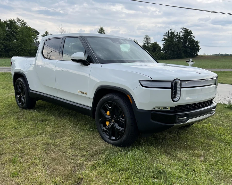 2022 Rivian R1T - Image 15 of 31