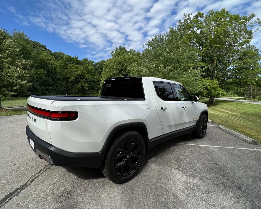 2022 Rivian R1T - Image 13 of 31