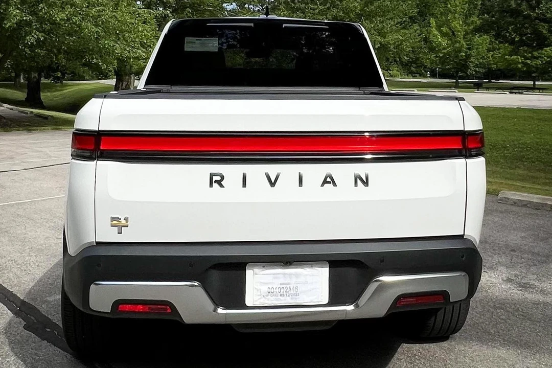 2022 Rivian R1T - Image 5 of 31