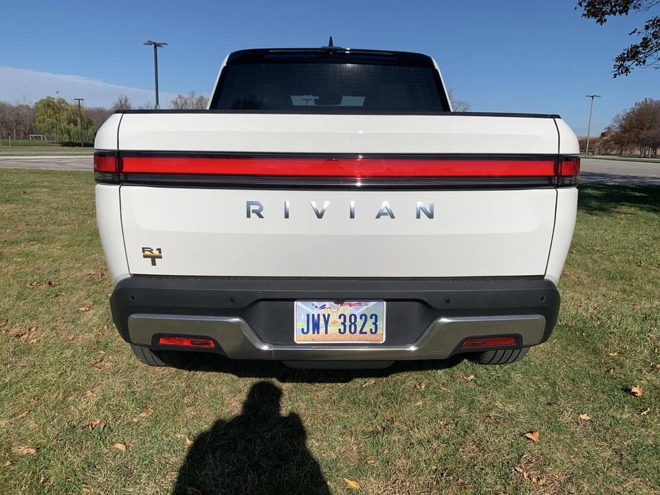 2022 Rivian R1T - Image 12 of 31