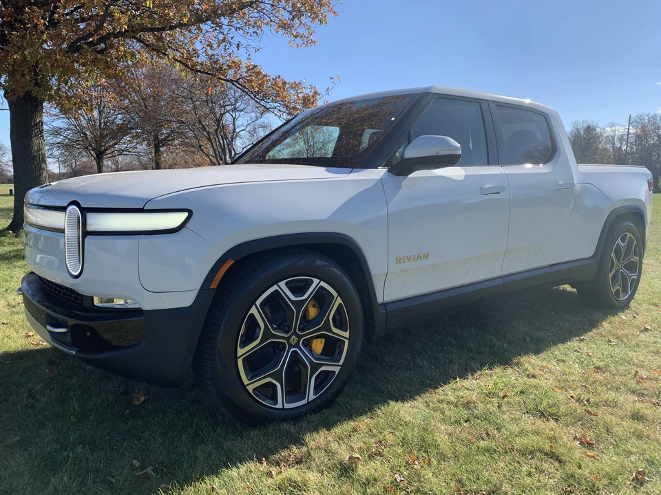 2022 Rivian R1T - Image 7 of 31