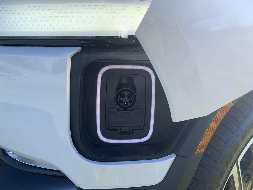 2022 Rivian R1T - Image 19 of 31
