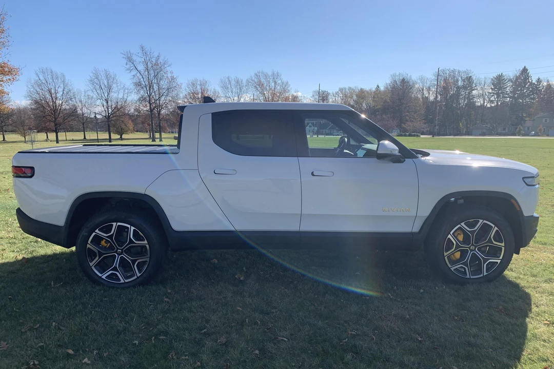 2022 Rivian R1T - Image 3 of 31