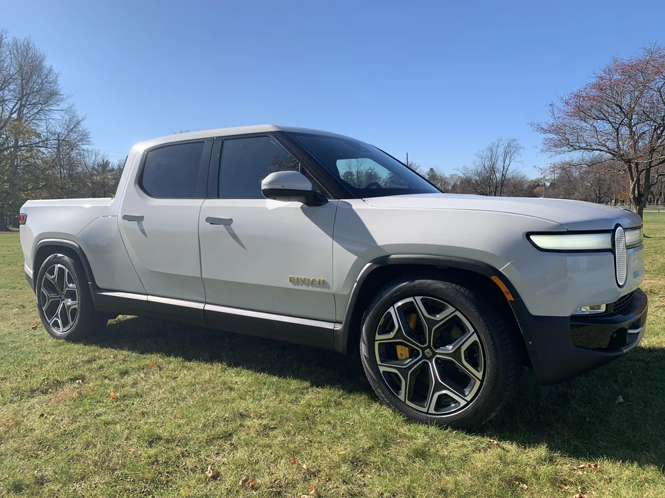 2022 Rivian R1T - Image 16 of 31