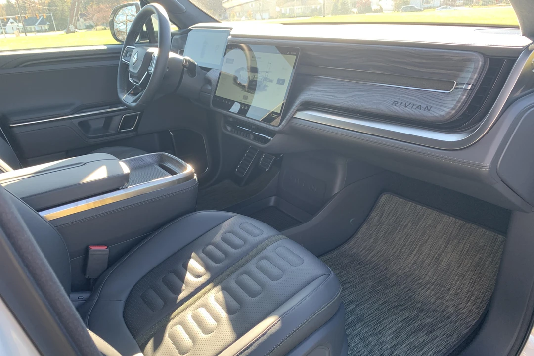 2022 Rivian R1T - Image 31 of 31