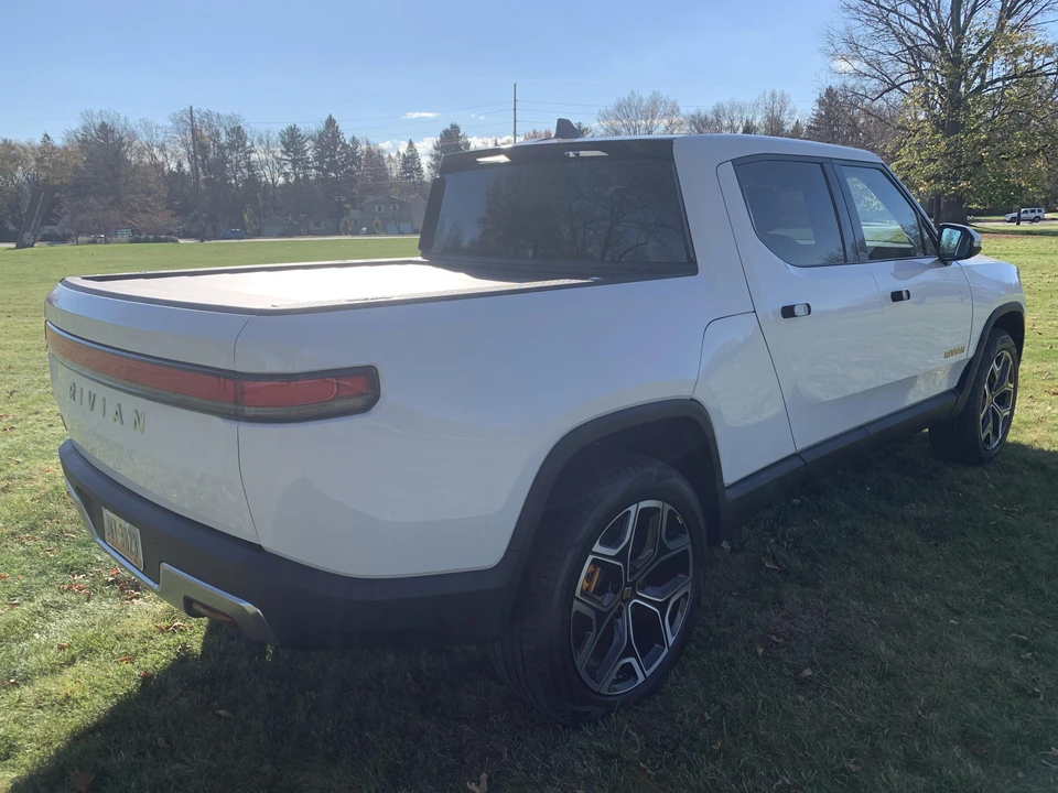 2022 Rivian R1T - Image 13 of 31