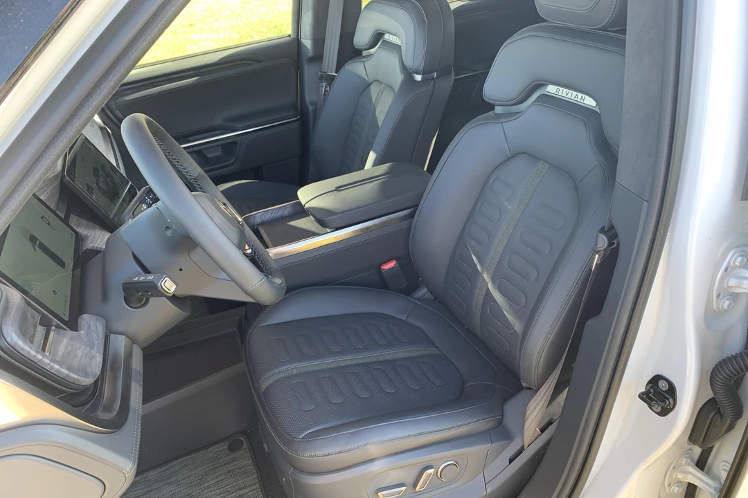 2022 Rivian R1T - Image 30 of 31