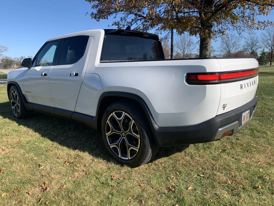 2022 Rivian R1T - Image 11 of 31