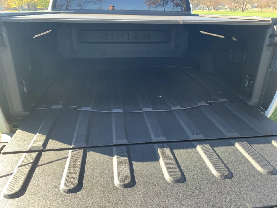 2022 Rivian R1T - Image 22 of 31