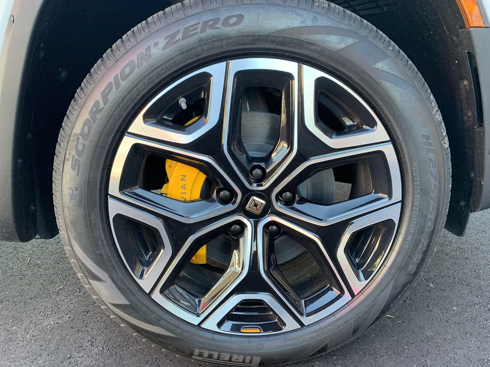 2022 Rivian R1T - Image 28 of 31